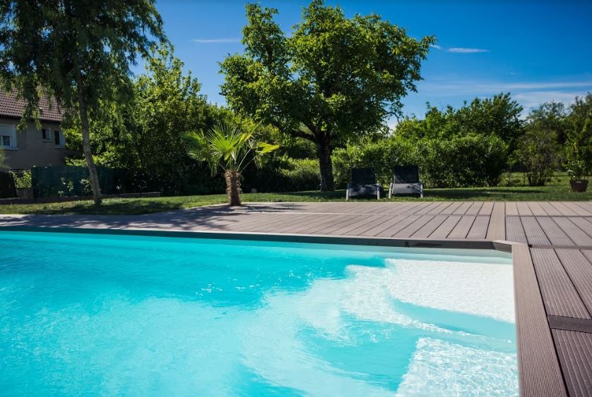 Contour de piscine en bois Balma