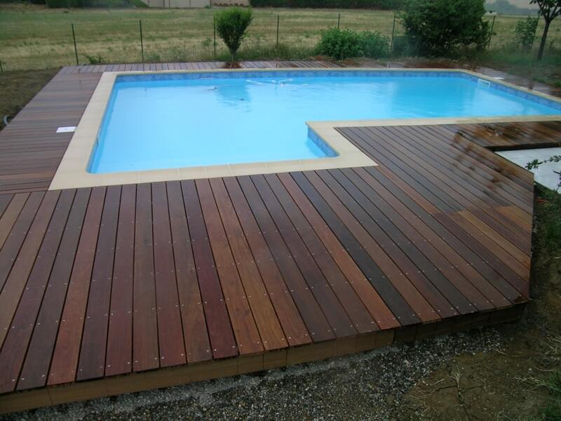 Pose de terrasse en bois pour contour de piscine Labège